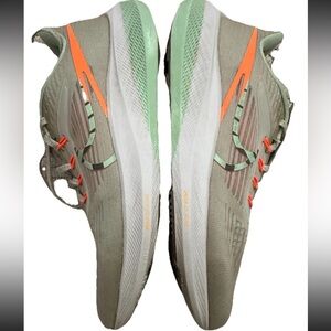 NIKE AIR ZOOM PEGASUS 39 DUST/MINT Women’s Sz 8